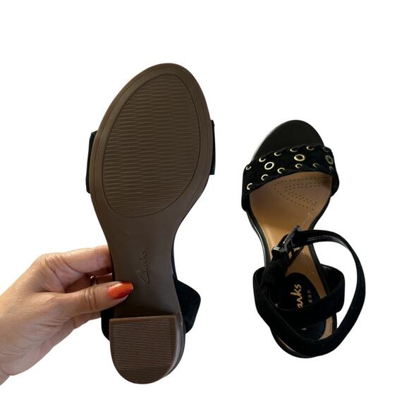 Clarks Ralene Sheen Black Suede Ankle Strap Block Heel Sandals Women’s Size 6 - Picture 5 of 7